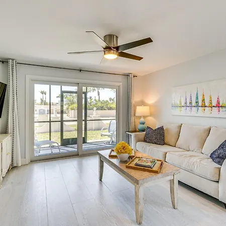 Walk To Beach Condo With Pool And Patio In Sarasota!